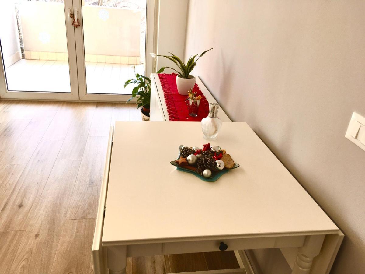 Appartamento Con Due Camere Da Letto E Free Park Verona Luaran gambar
