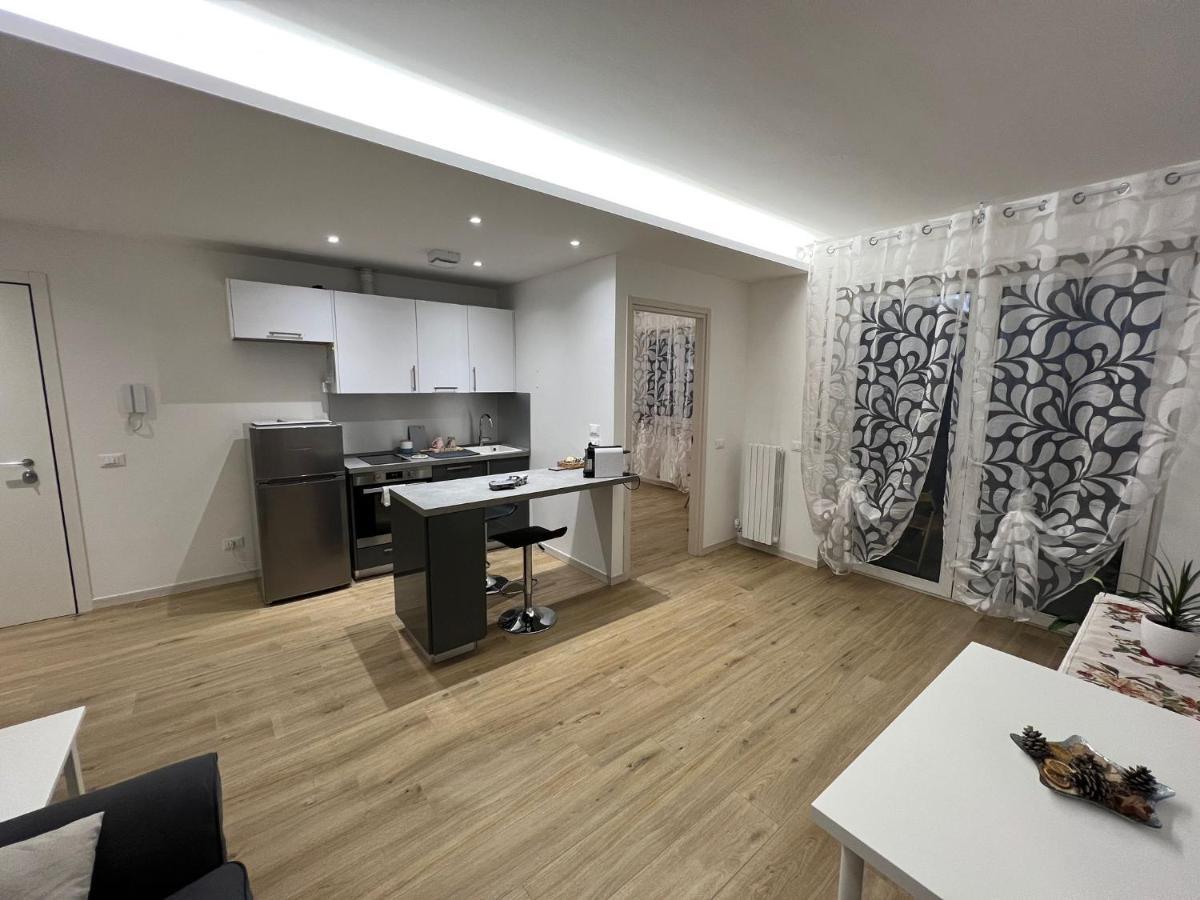 Appartamento Con Due Camere Da Letto E Free Park Verona Luaran gambar